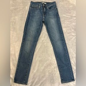 Levi’s Women’s Slimming Skinny Jeans